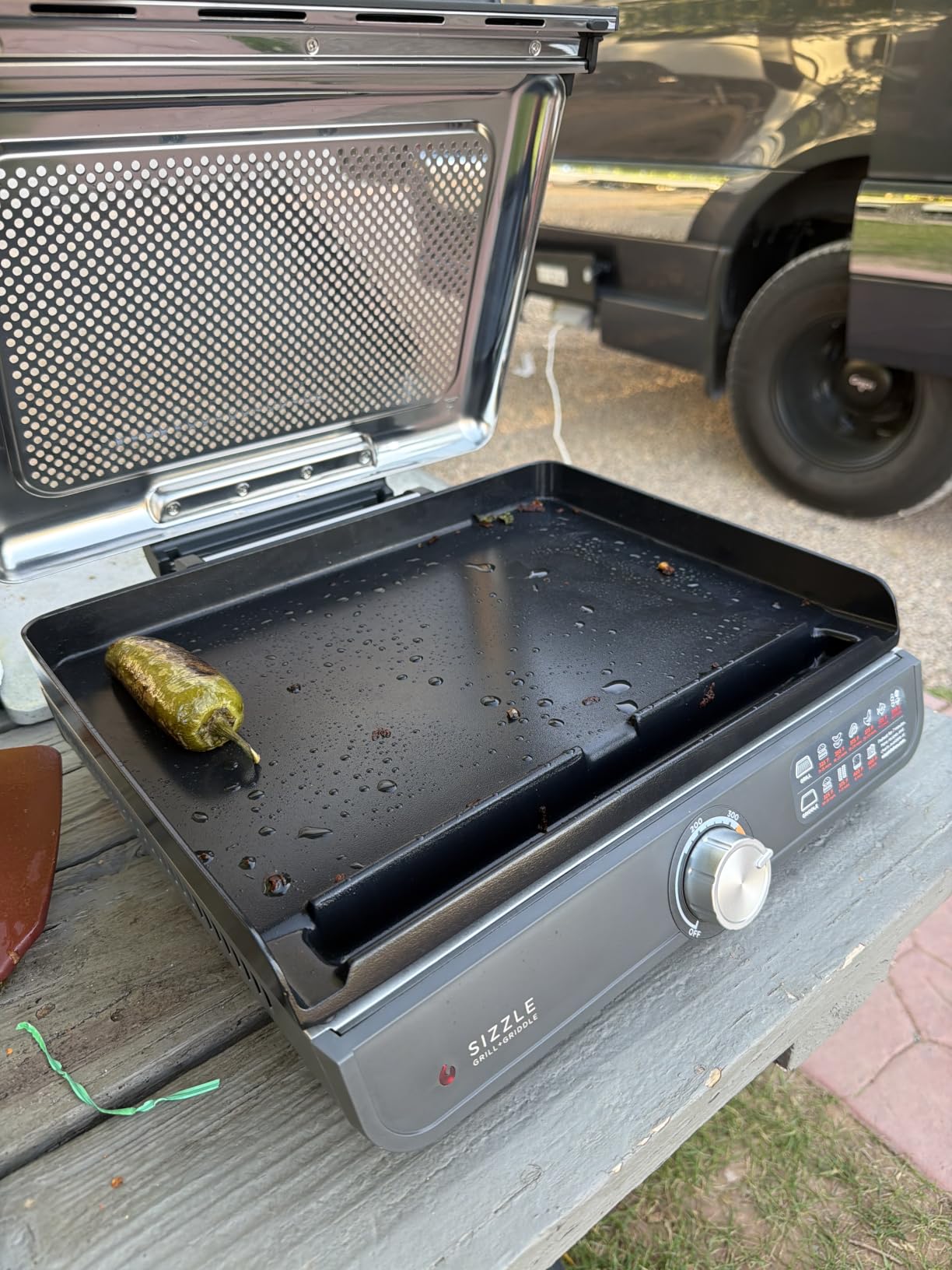 Ninja Sizzle Pro XL 20'' Indoor Griddle & Grill, Silver, GX101 customer photo 1