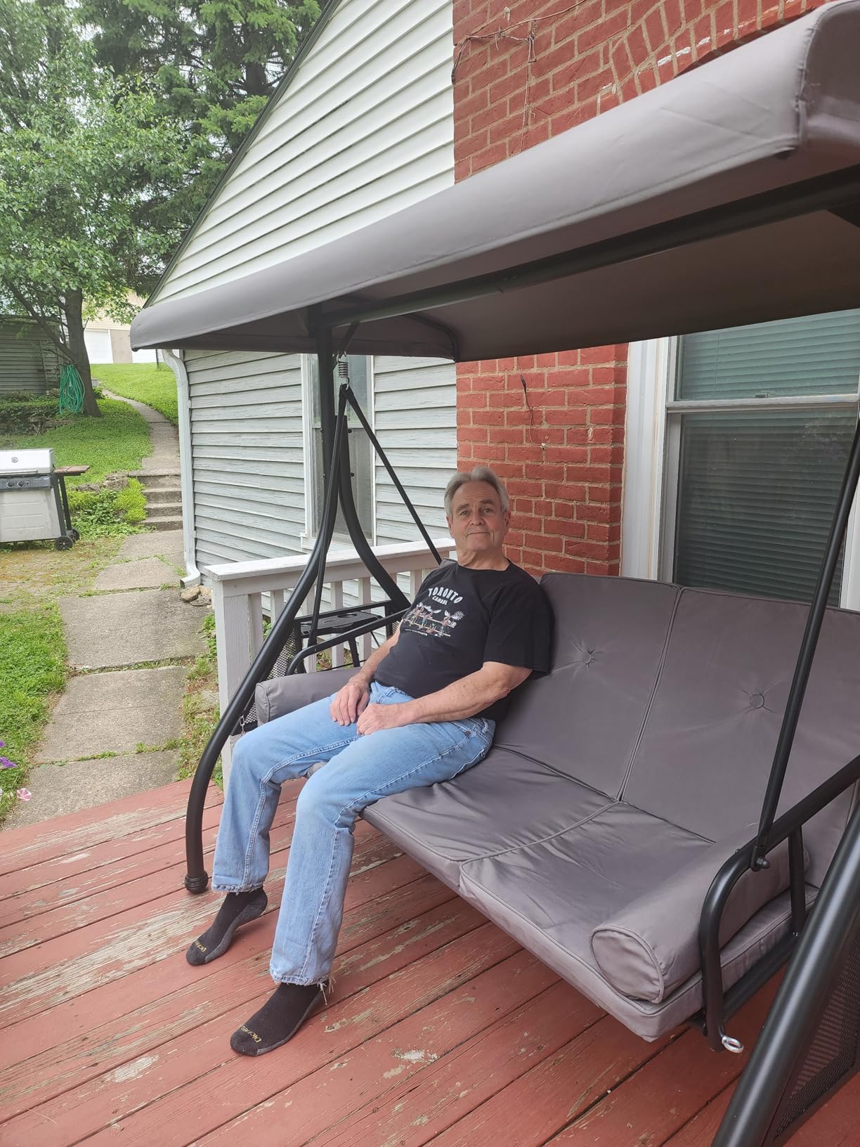Grepatio Outdoor Porch Swing with Canopy and Stand, 3 Person Patio Swing for Adults, Convertible 2 in 1 Porch Bed Swing with Cup Holder, 3 Seat Swings with 2 Pillow Cushions for Garden, Yard (Grey) customer photo 1