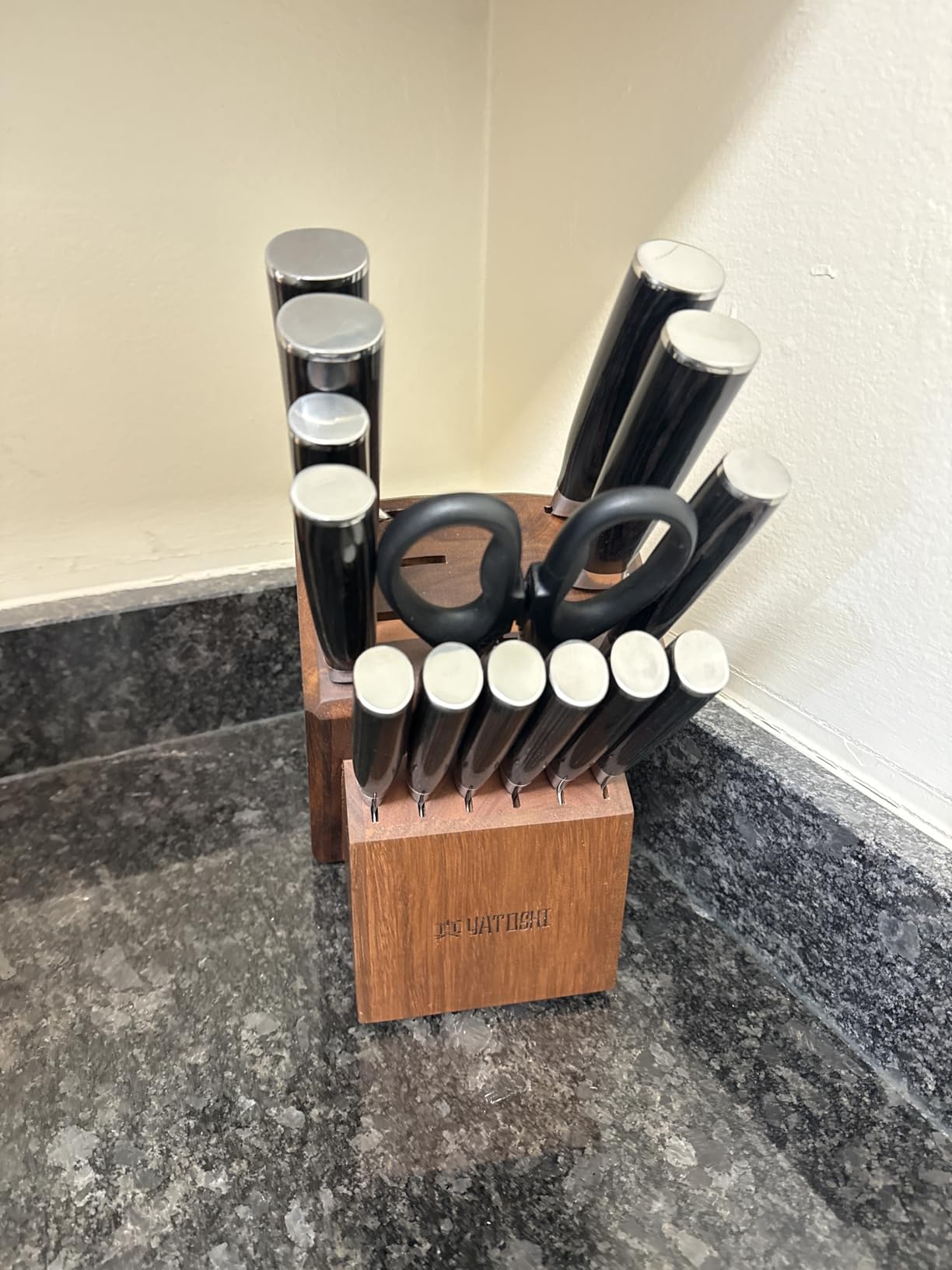 Yatoshi Professional Kitchen Knife Set, 15 Pieces, High Carbon Stainless Steel, Ergonomic Handle customer photo 2