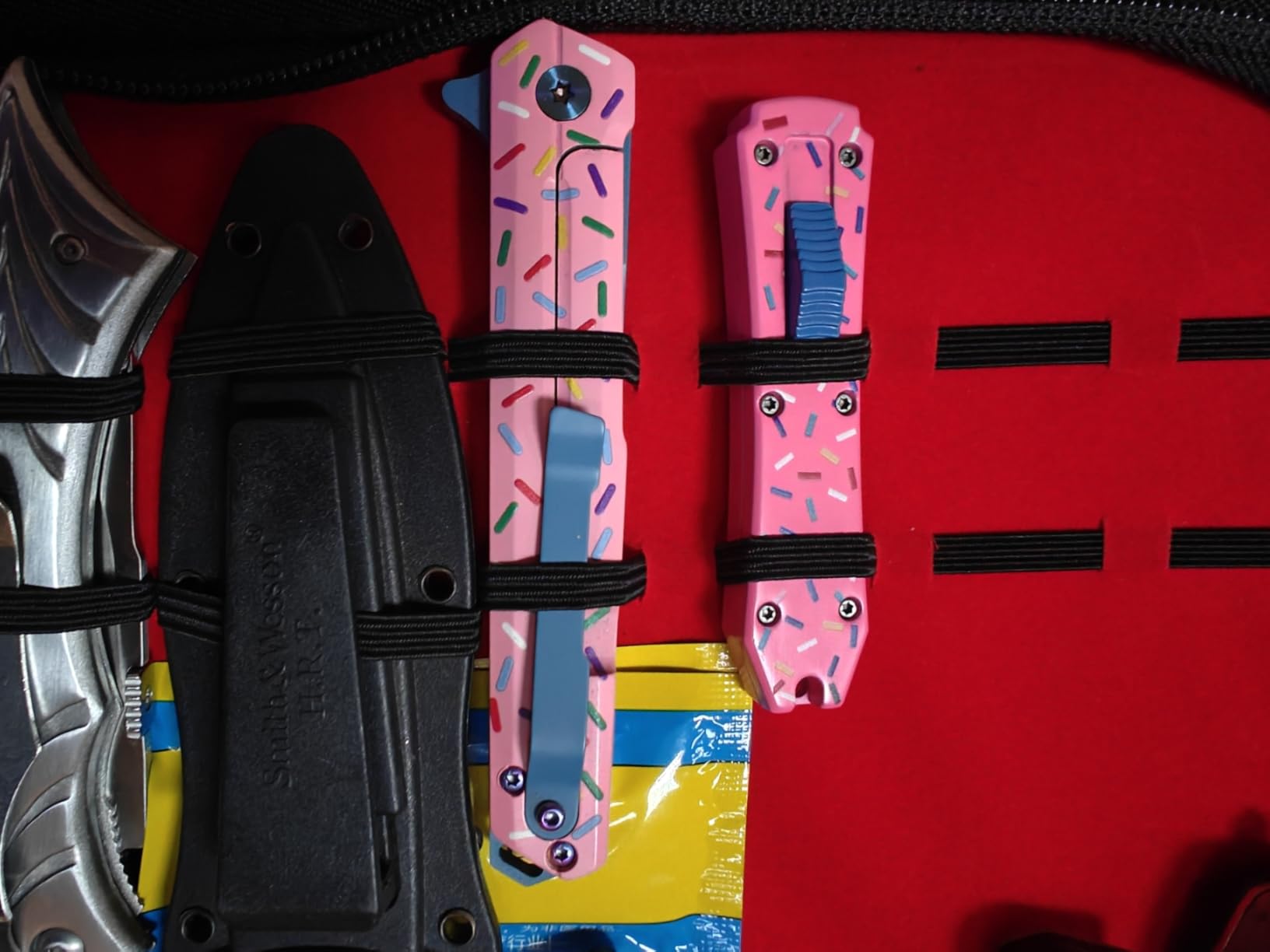 XXV Doughnut OTF Utility Knife, All Metal Construction Carbon Stainless Steel Blade, Quick Change Retractable Box Cutter, EDC Push Button with Clip, 20PCS #24 Blades Replacement customer photo 1