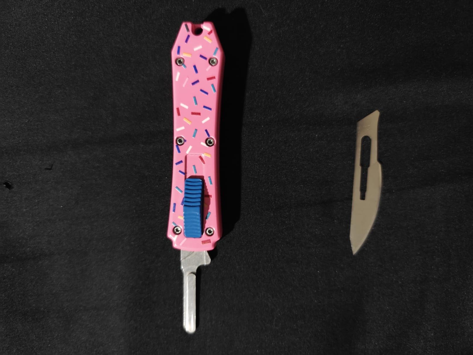 XXV Doughnut OTF Utility Knife, All Metal Construction Carbon Stainless Steel Blade, Quick Change Retractable Box Cutter, EDC Push Button with Clip, 20PCS #24 Blades Replacement customer photo 2