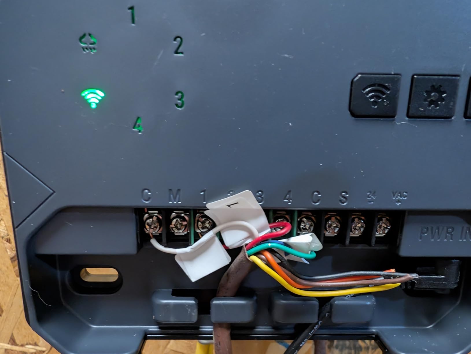 Smart Sprinklers Controller 2.4GHz WiFi, Irrigation Controller Easy Use App Enabled, 4 Zones + 16 Plans, Save Water Auto Skip Rain, Freeze & Wind, 10 Minutes Install customer photo 2
