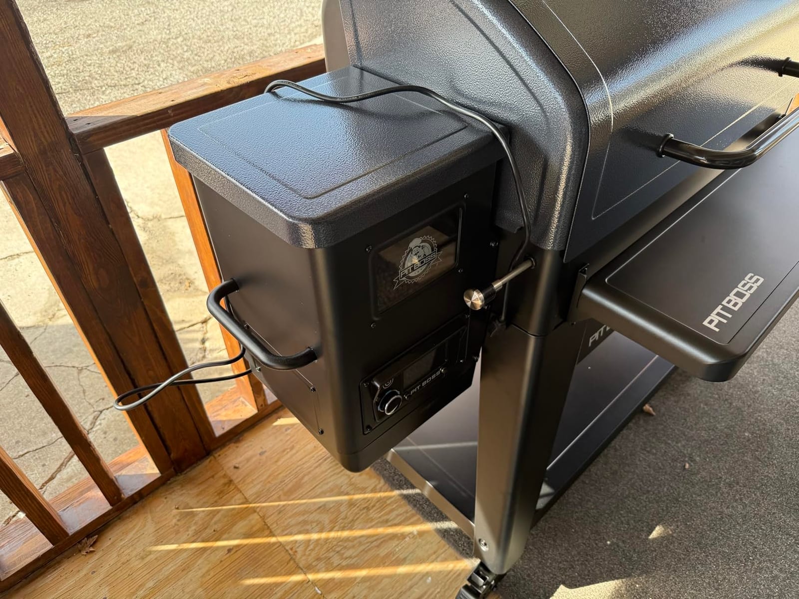 Pit Boss 850 Navigator Series WiFi & Bluetooth Wood Pellet Grill & Smoker customer photo 2