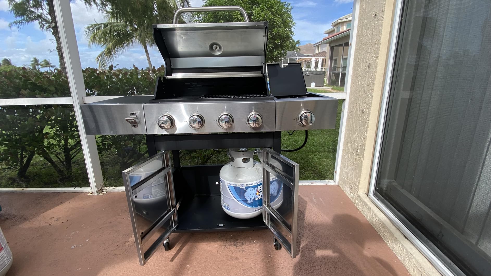 49000 BTU Propane Gas Grill, 4 Burner + Side Burner, Cast Iron Grids customer photo 2
