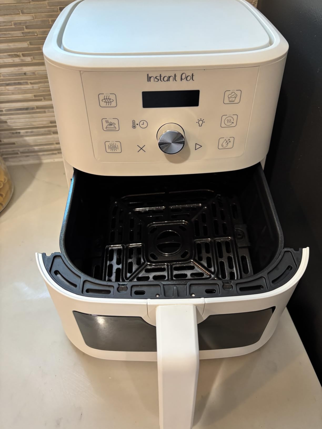 Instant Pot 4Qt Vortex 6-in-1 Mini Air Fryer, Custom Program Options, Air Fry, Broil, Roast, Dehydrate, Bake, Reheat, Black, 4 Quarts customer photo 1
