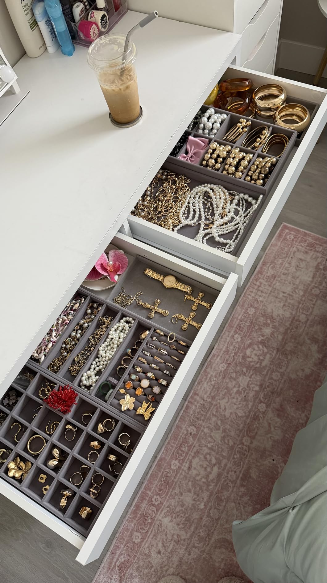 Velvet Jewelry Drawer Organizer Trays – 4-Layer Stackable Jewelry Storage Inserts Set, Beige Jewelry Tray Set for Earrings, Rings, Necklaces, Bracelets with Removable Dividers for Dresser & Vanity customer photo 1