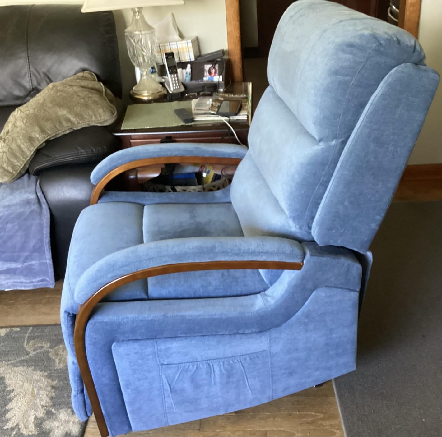 Trustyue Dual Motor Power Lift Recliner Chair, Lift Chair with Massage and Heat for Elderly, 180° Lay Flat Recliner, Standing Assistance,Infinite Position Reclining, Living Room Chair Beige customer photo 2