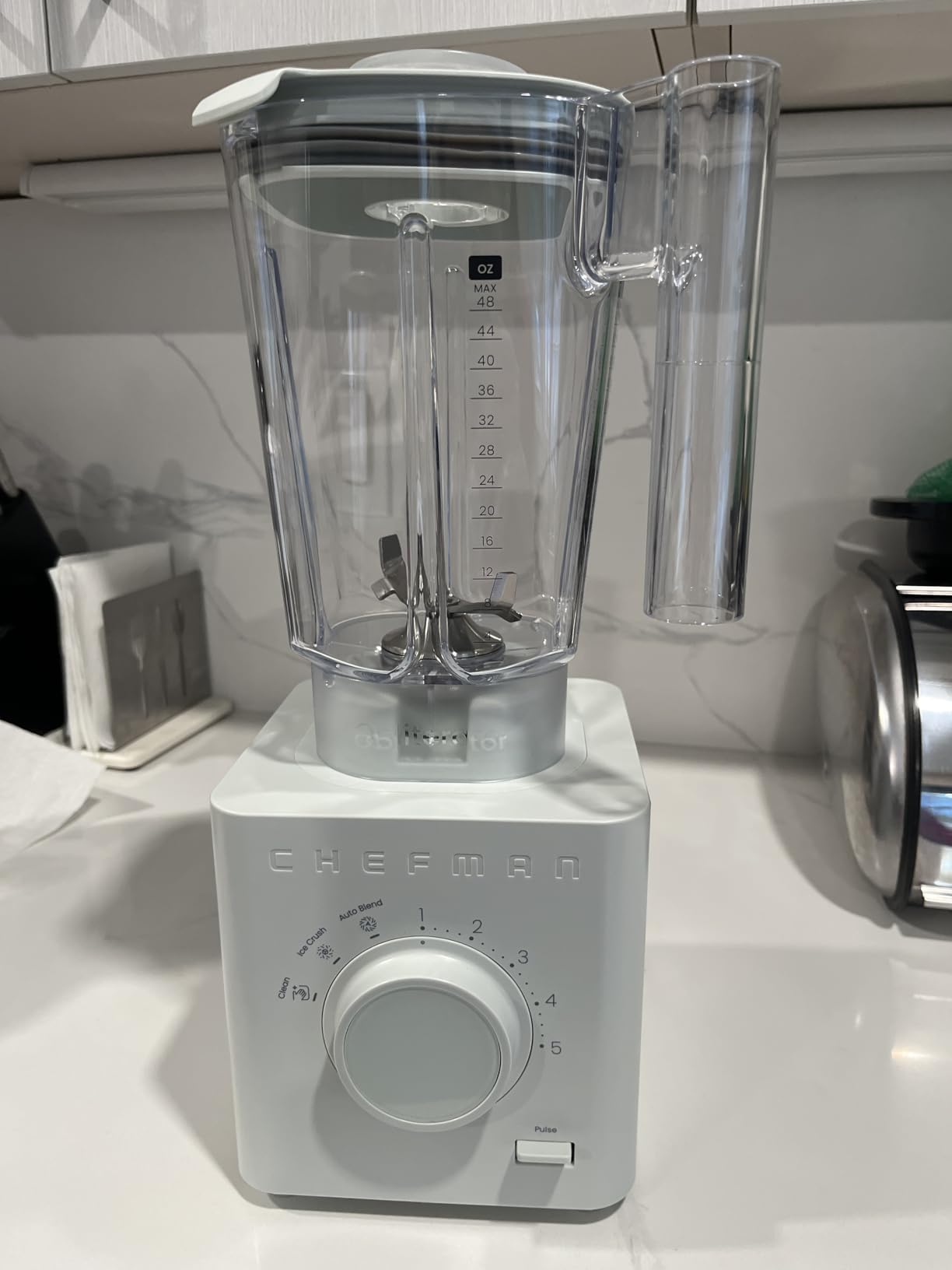 Chefman Obliterator 48 oz Countertop Blender for Smoothies, 1380W Motor customer photo 1