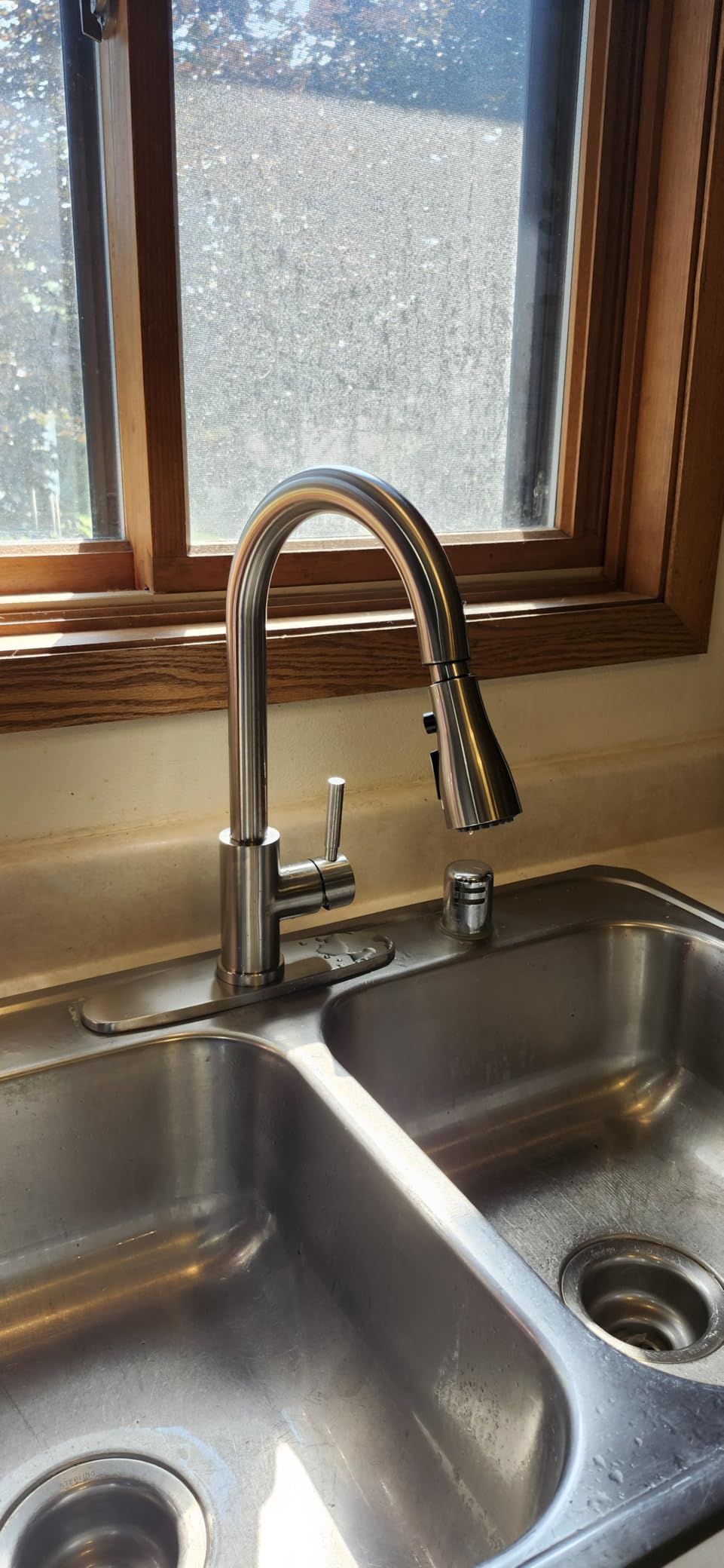 WEWE Touchless Kitchen Faucet with Soap Dispenser Set, Brushed Nickel, 3-Mode Sprayer, 360° Swivel, Pull-Down Hose, SUS 304, 1- or 3-Hole Fit, Ceramic Cartridge, Easy-Clean Nozzles customer photo 1