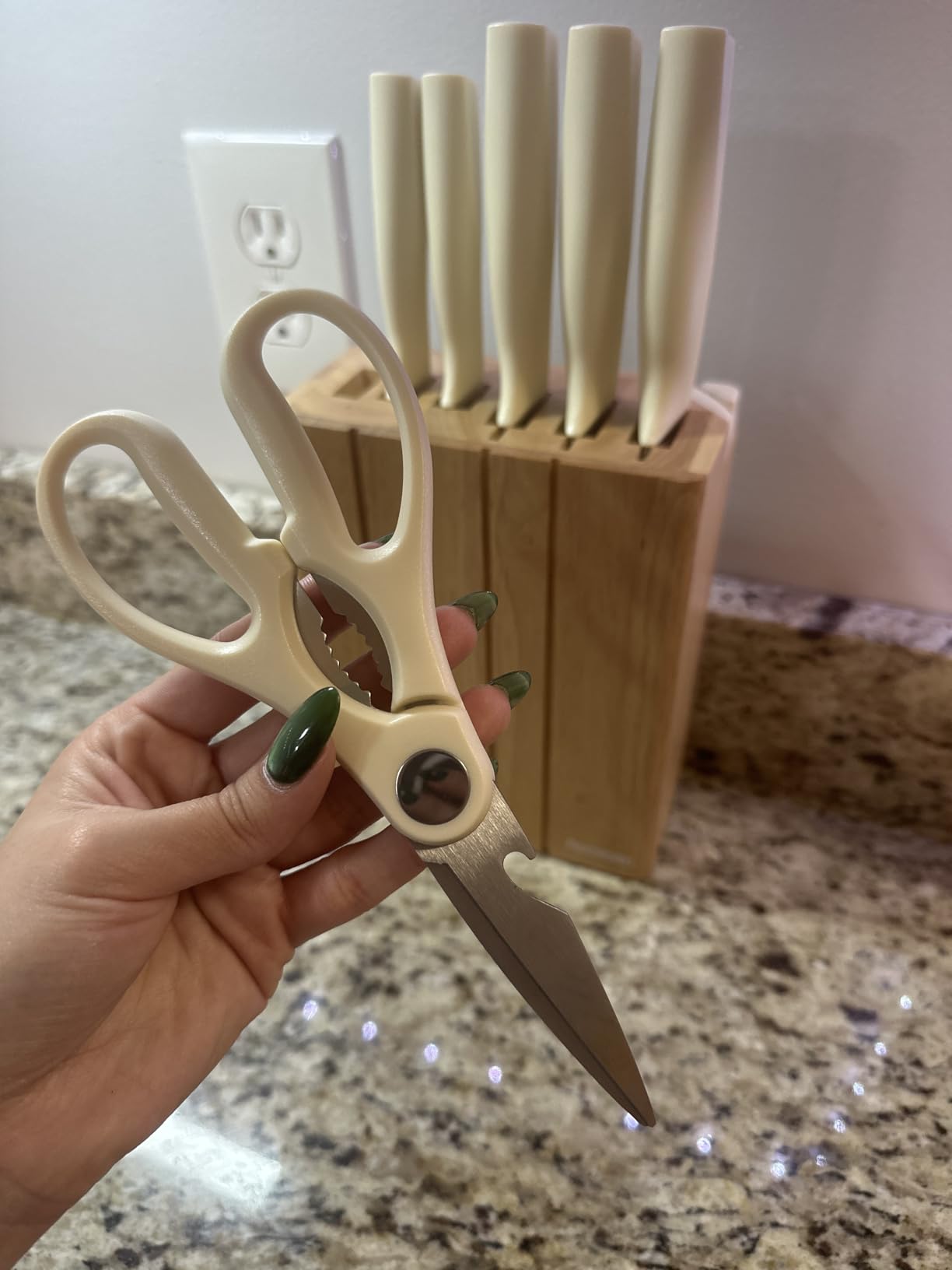Premium Quality 8-Piece Knife Set with Block, Lightweight and Strong, Ergonomic Handles for Home, Dishwasher Safe customer photo 2