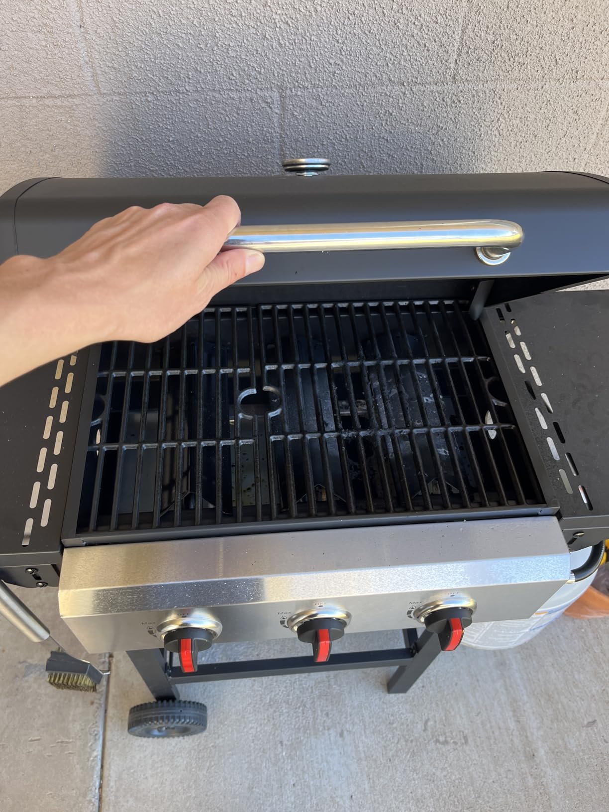 Propane Gas Grill with Folding Side Tables, 3-Burner Gas Grill with Cast Iron Grates and Stainless Steel Griddle Pan, Outdoor BBQ Grill Portable with Wheels 30,000 BTU Output customer photo 1