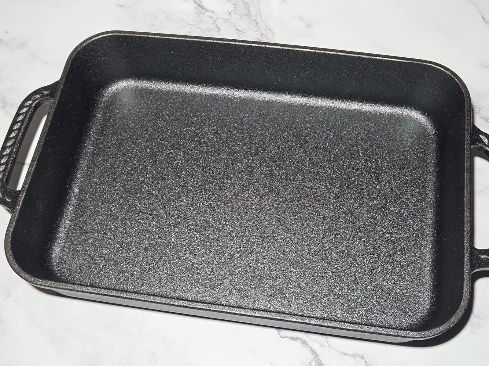 Cast Iron Detroit Style Pizza Pan, 9x13 Inch Deep Dish Pizza Pan - Crispy Caramelized Crusts, Pre-Seasoned Surface, Non-Toxic and Heavy-Duty customer photo 1