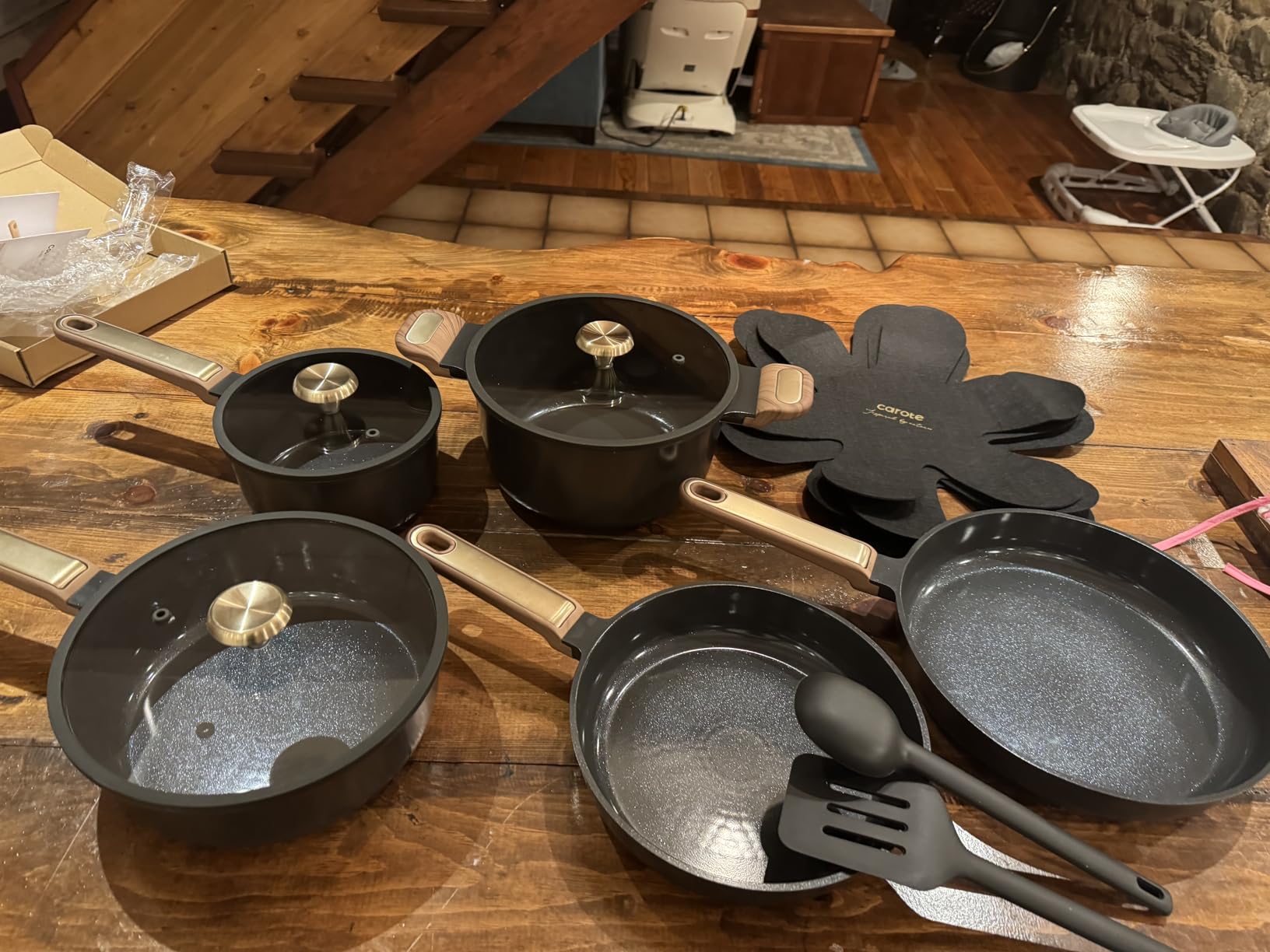CAROTE Ceramic Cookware Sets, Pots and Pans Set, 16pcs Non-Toxic Induction Cooking Set with Silicone Lids customer photo 1