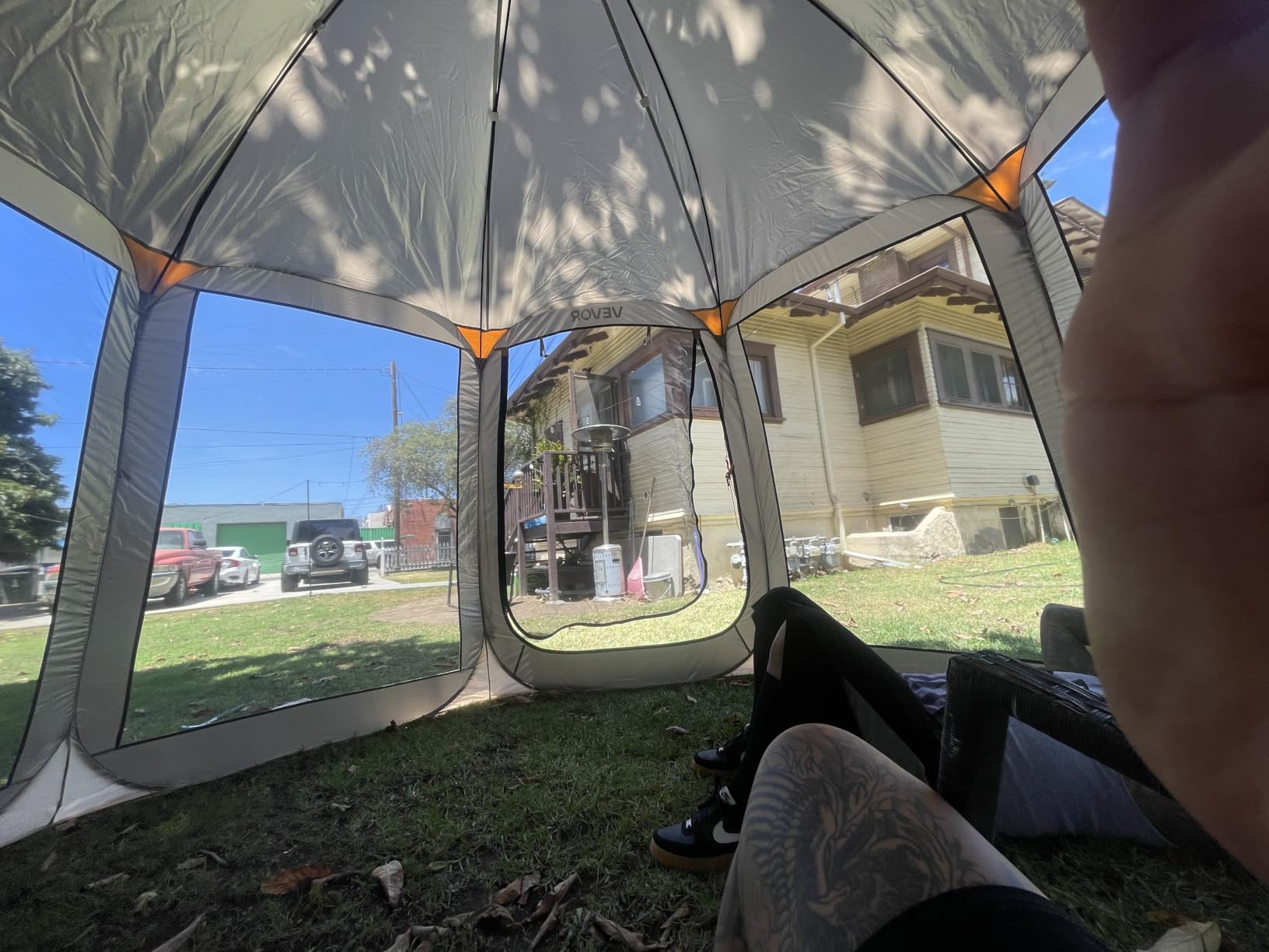 VEVOR Pop up Screen House Tent, 15 x 13.8 ft, 12-15 Person Screen Gazebo, Portable Screened in Canopy with Carry Bag, Netting Sides, Ground Stakes, for Garden, Patio, Backyard, Outdoor Activities customer photo 1