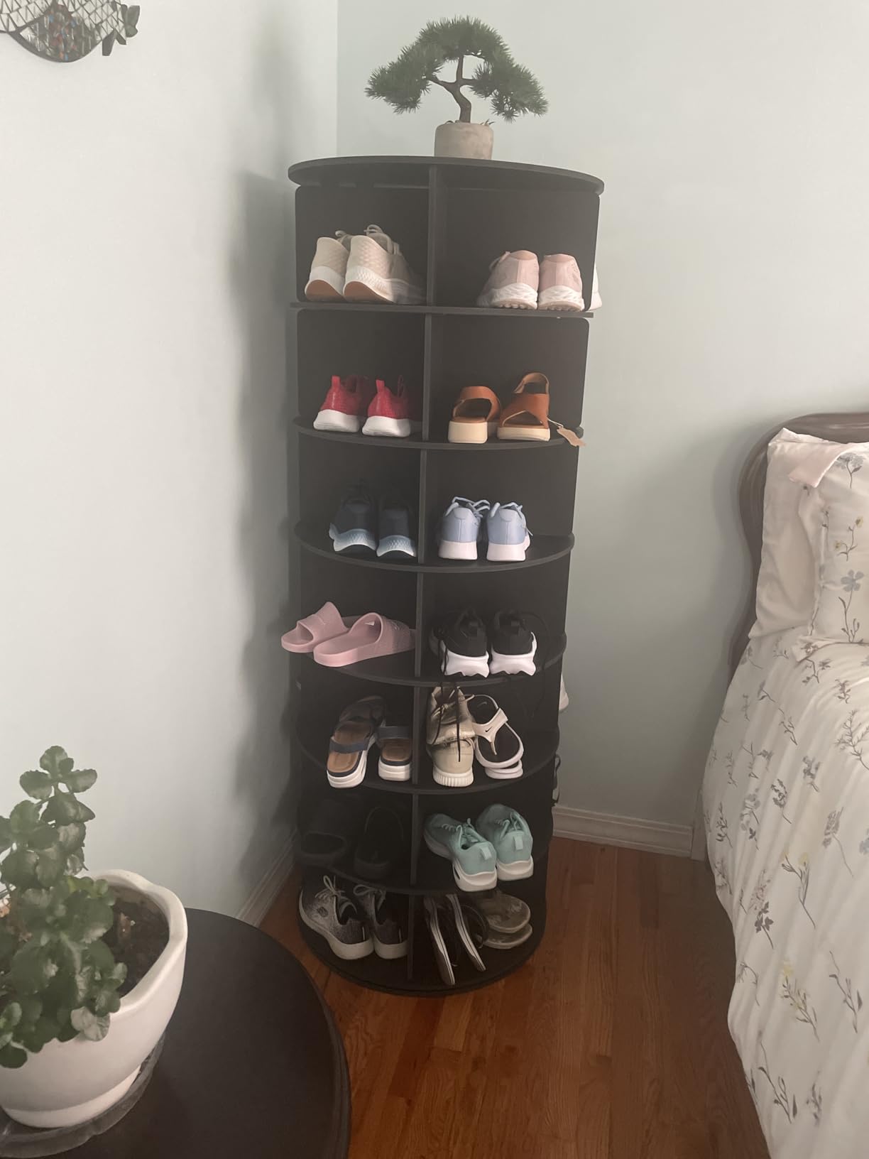 VASAGLE 7-Tier Rotating Shoe Rack Tower, Free Standing customer photo 2