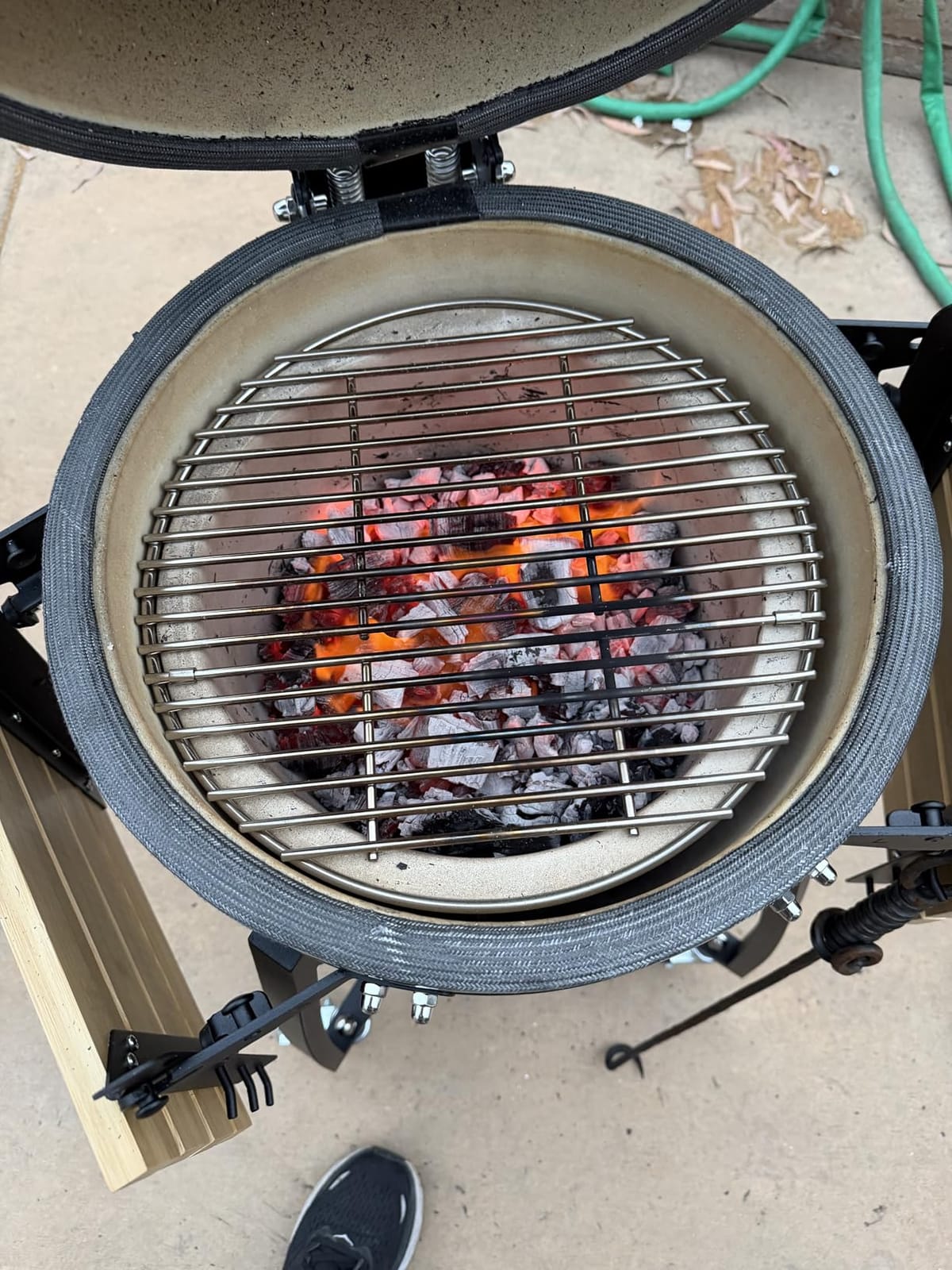 London Sunshine 15-inch Ceramic Kamado Charcoal BBQ Grill & Smoker with Locking Casters, Foldable Side Shelves, Stainless Steel Grates, and Tall Stand (Orange) customer photo 2