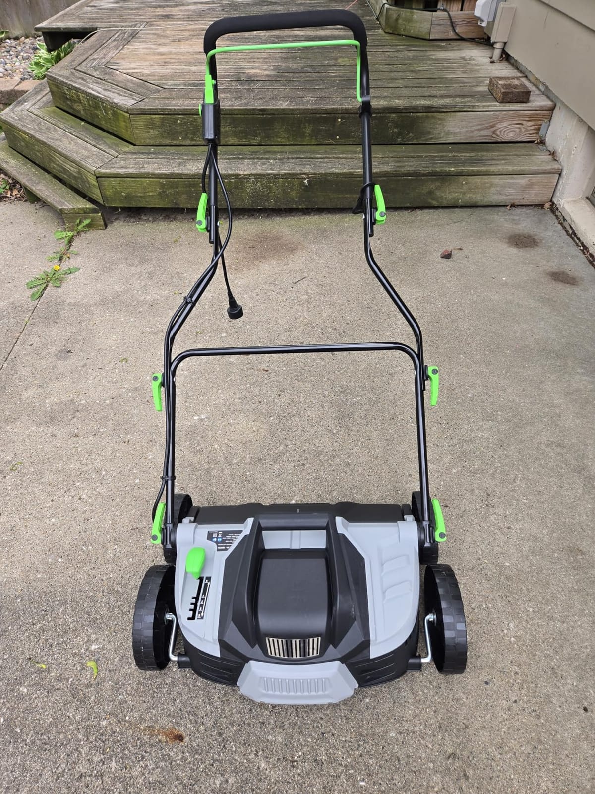 TIECTOWN 2026 Upgrade 16-Inch 15.5A Electric Dethatcher & Scarifier, Green customer photo 2