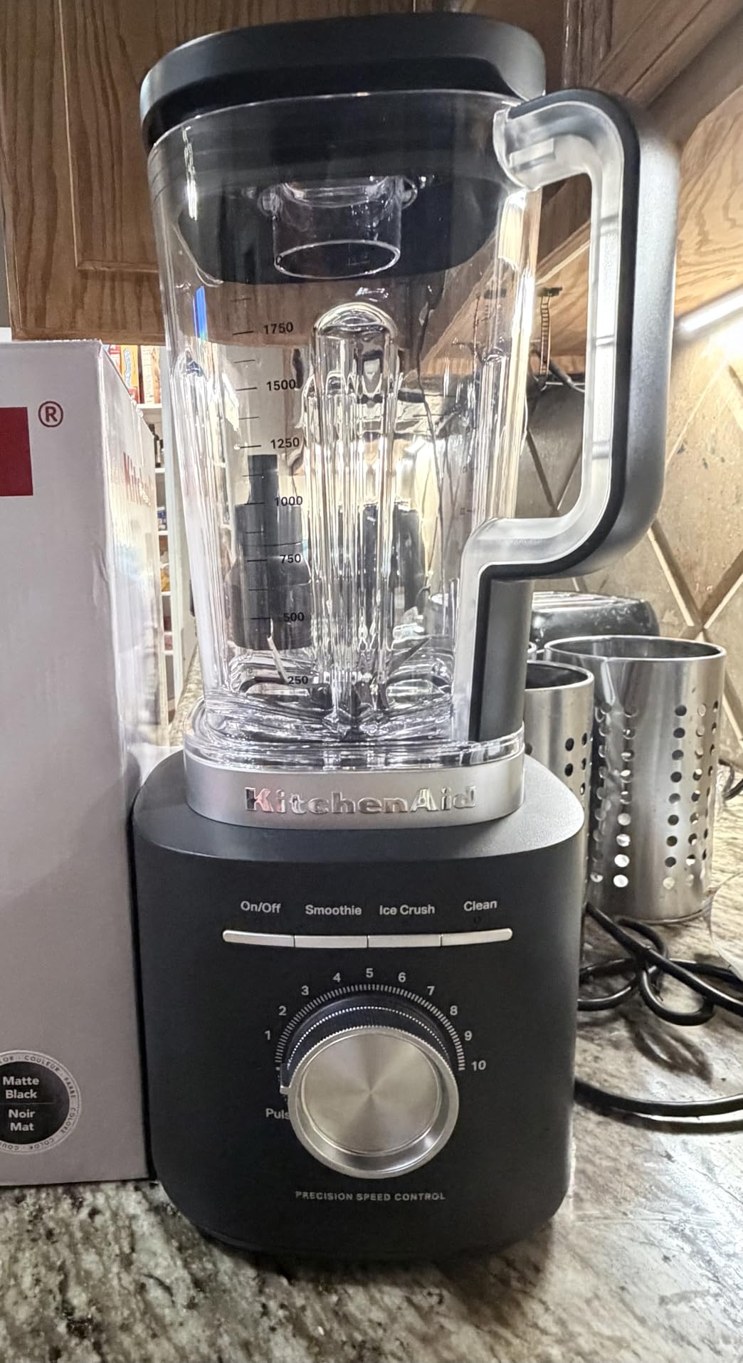 KitchenAid Pure Power Blender with 2 Blending Jars, 1700 Watt Peak Power | 68 oz Blending Jar, Includes 2 16-oz Personal Blending Jars, Precision Speed Control Knob, Smoothie cycle, Model KSB2078PL customer photo 2