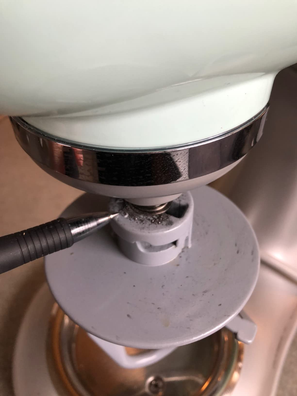 SMEG SMF04 5-Qt Stand Mixer with Smooth Start & SteadyMix, 600W Motor, 10 Speeds, Stainless Steel Bowl & Pour Shield - Retro 50's Style Planetary Mixer for Bread Dough, Baking & Desserts-Cream customer photo 2