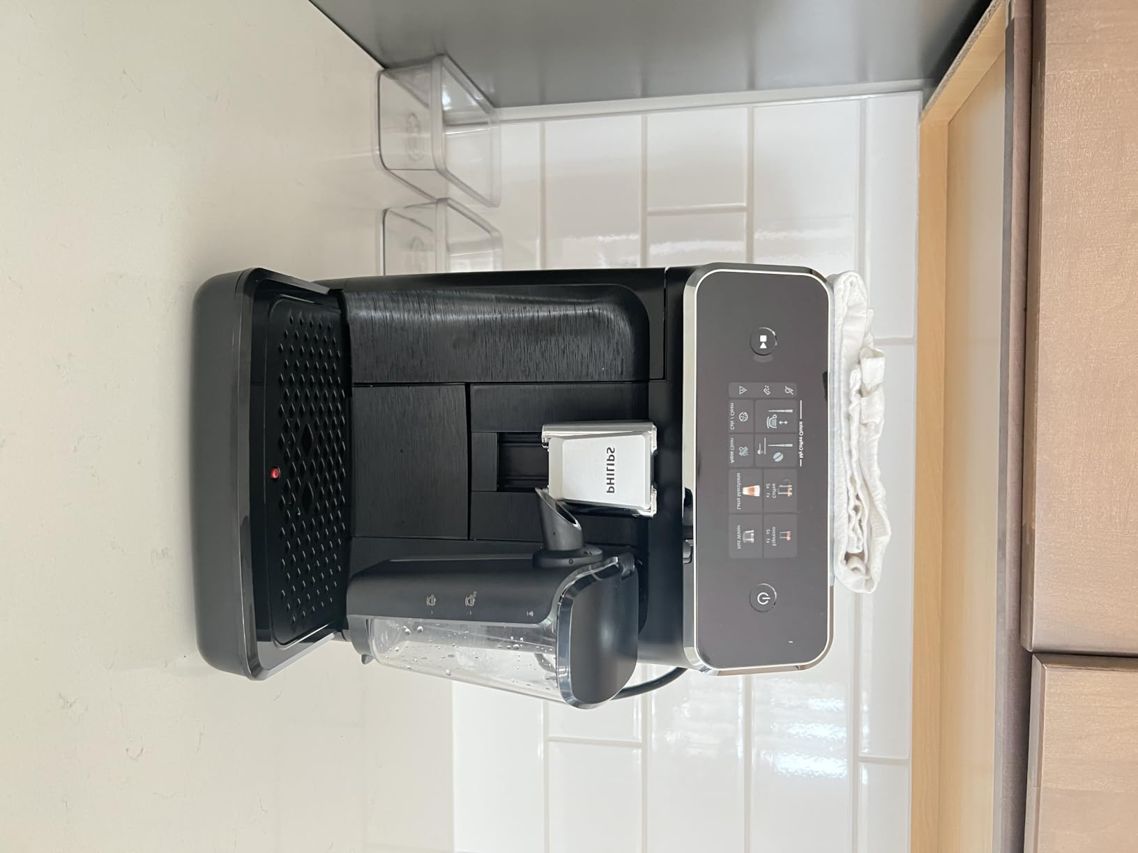 PHILIPS 2300 Series Fully Automatic Espresso Machine, LatteGo Milk System | 3 Coffee Pre-Sets, ceramic grinder, customizable coffee strength & cup size, hot water, 15-bar pressure (EP2330/14) customer photo 2