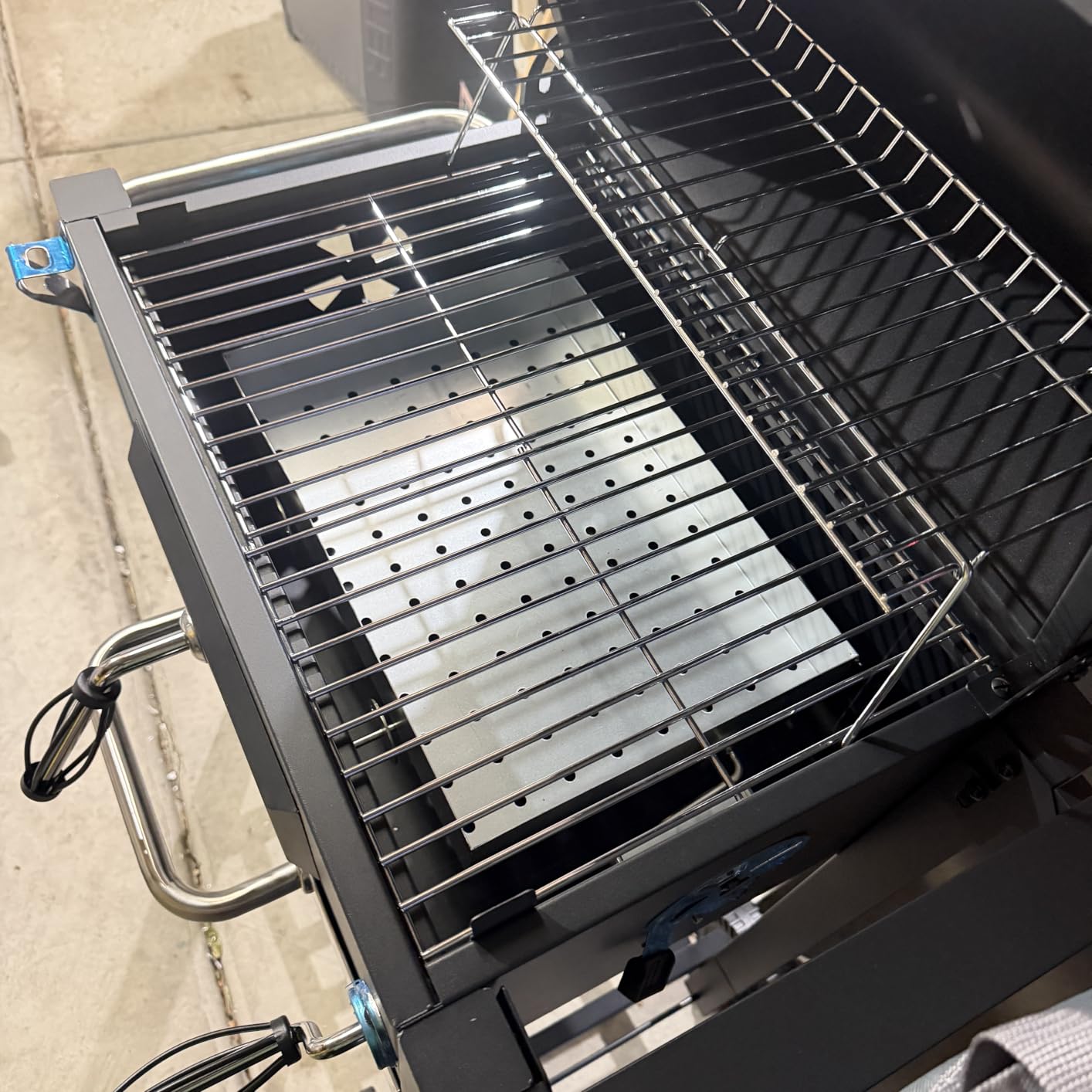 Giantex Charcoal Grill, Outdoor BBQ Grill with Foldable Side Shelf | Wheels, Adjustable Charcoal Tray, Thermometer, Shelves & Ash Tray, Front Access Door, for Backyard, Camping, Picnic customer photo 2