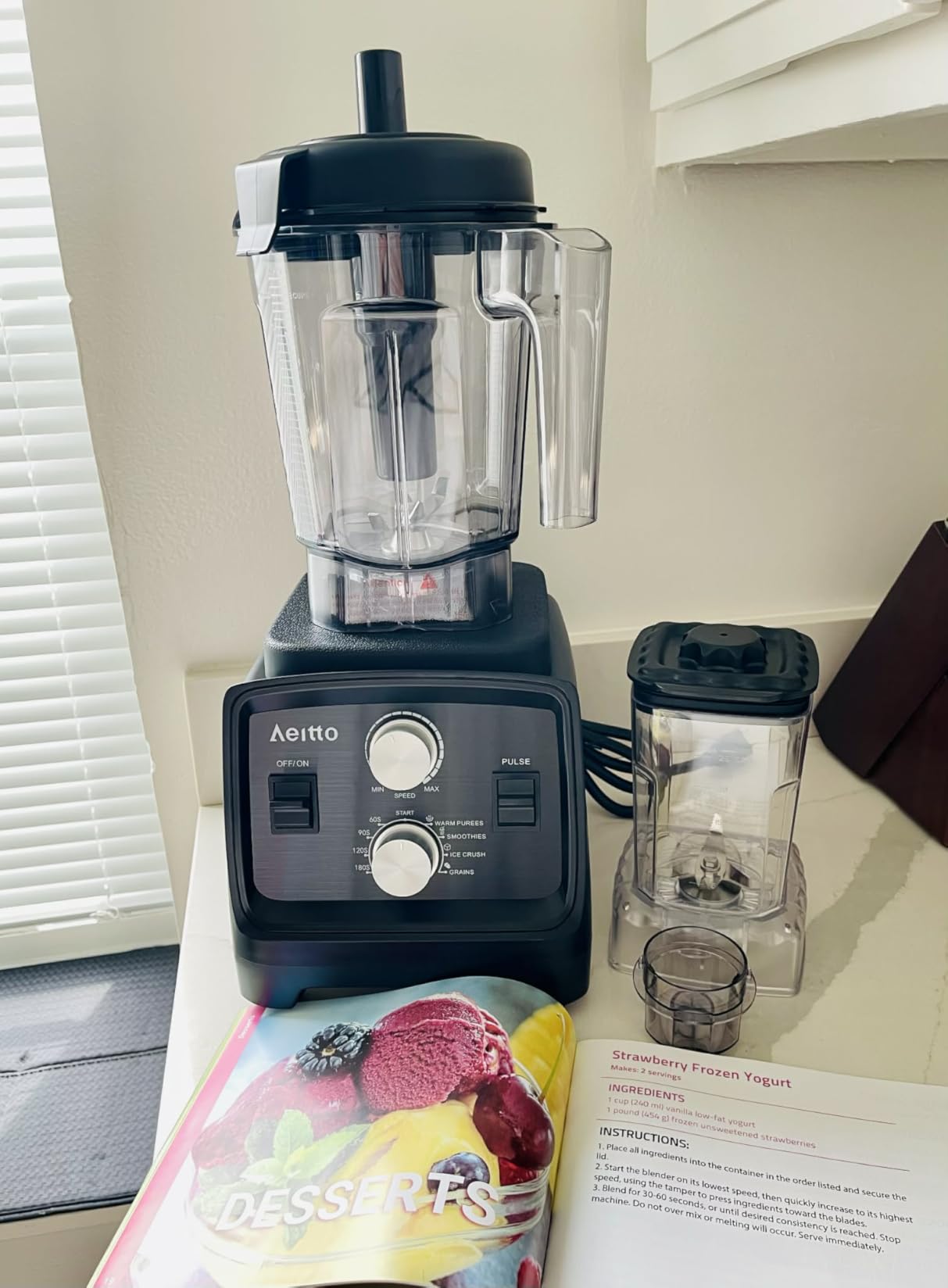 Aeitto Blenders for Kitchen, 1800W Motor, 68oz, 2-in-1 Blender & Grinder Combo customer photo 2