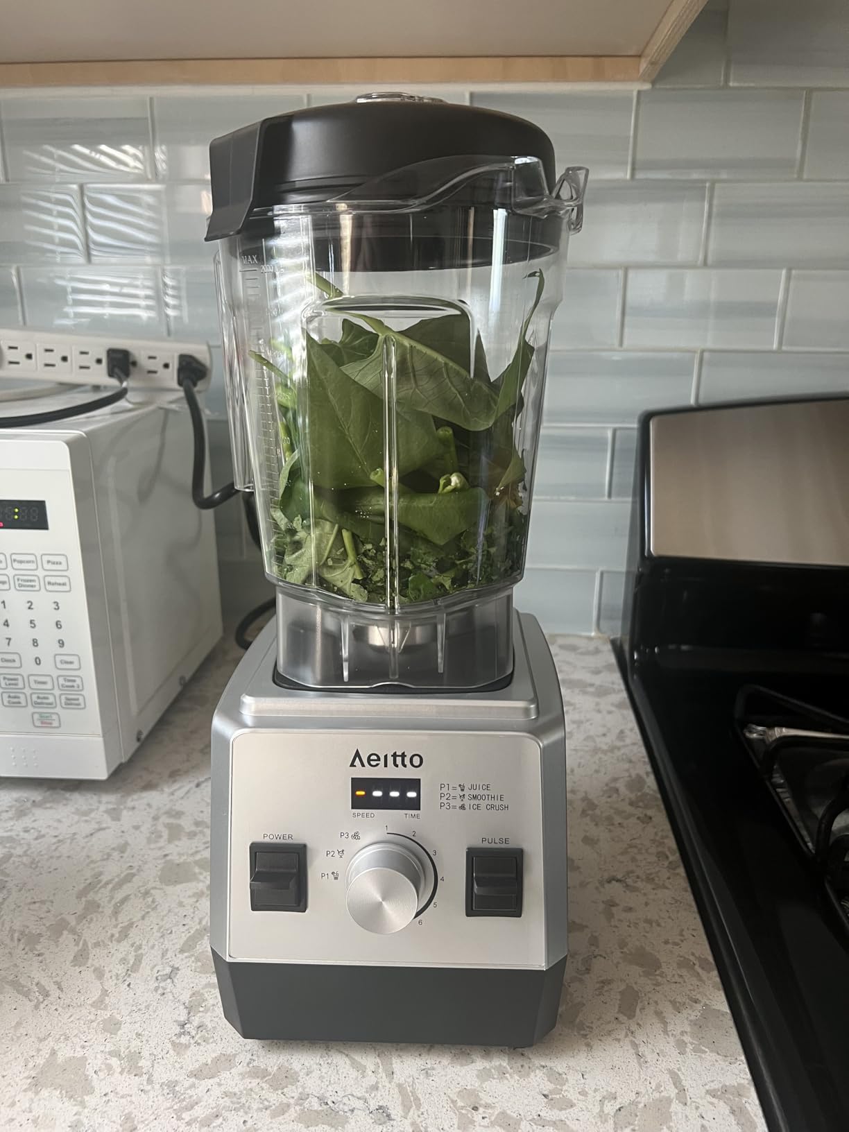 Aeitto Blenders for Kitchen 1800W Professional Countertop Blender, 68Oz Large Capacity Smoothie Blender with 3 Programs & 7 Speeds customer photo 1