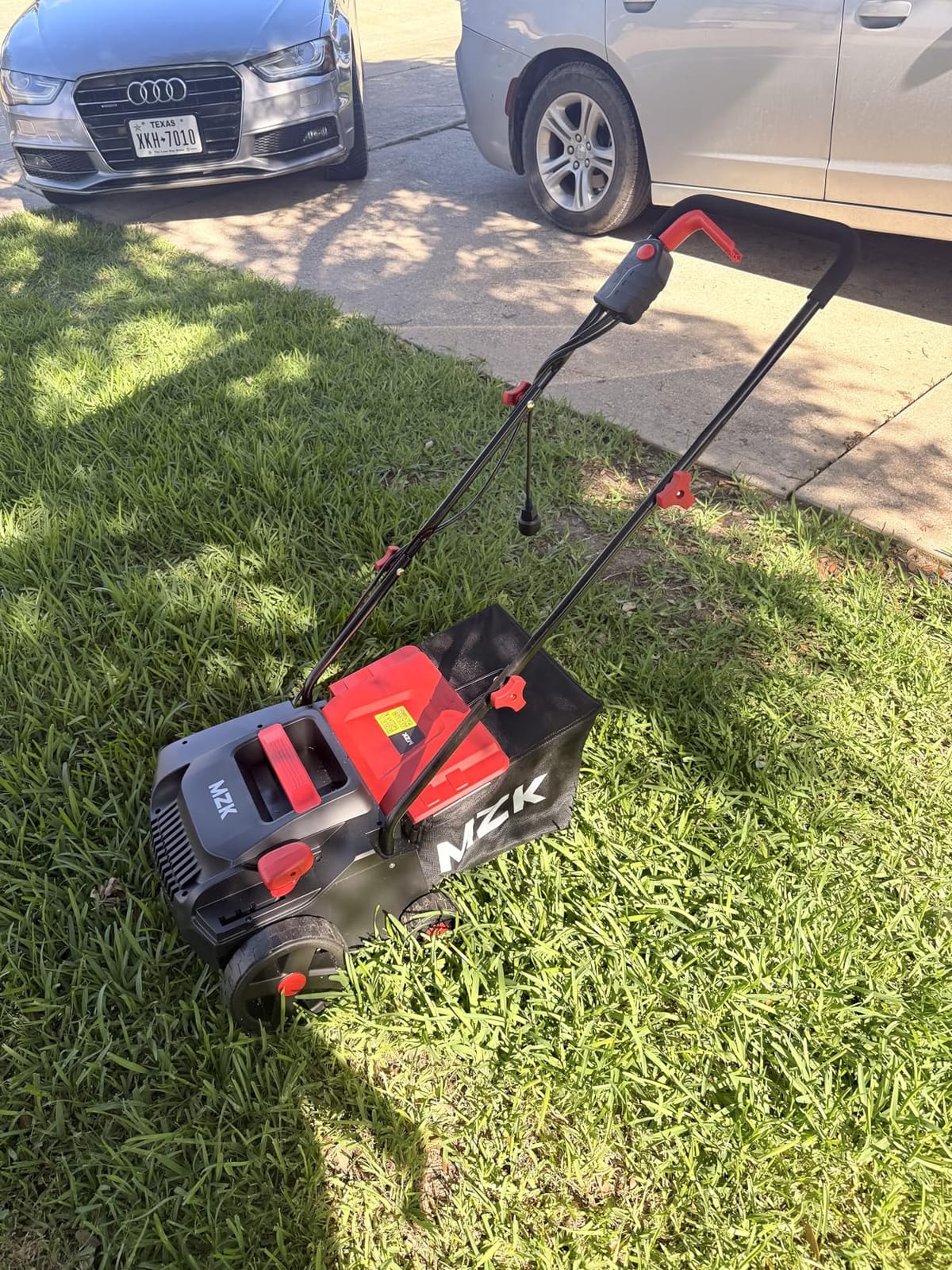 MZK 13-Inch Electric Dethatcher Scarifier, 13-Amp Lawn Tool(RED) customer photo 1