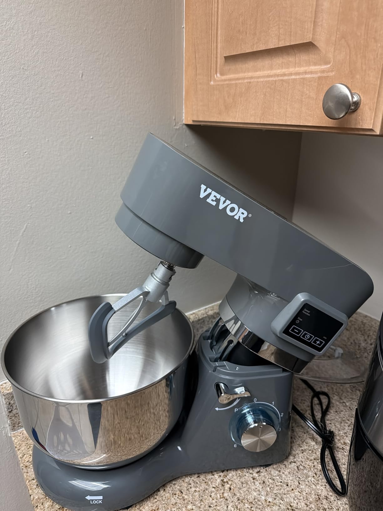 VEVOR 7.4 Qt Tilt Head Stand Mixer 500W Electric Dough Mixer | 6 Speeds with Pulse Food Kitchen Mixer with Splash Guard, Dough Hook, Whisk, Beater, for Baking Mixing customer photo 2