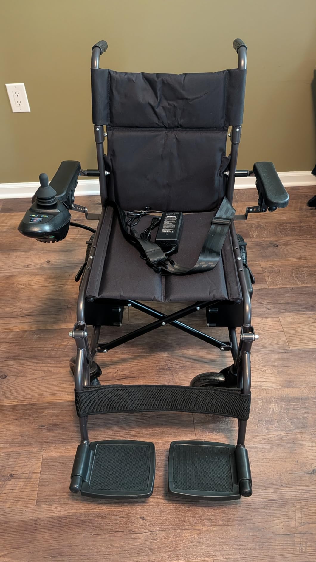 Premium Lightweight Foldable Electric Wheelchairs for Adults,Seniors customer photo 1