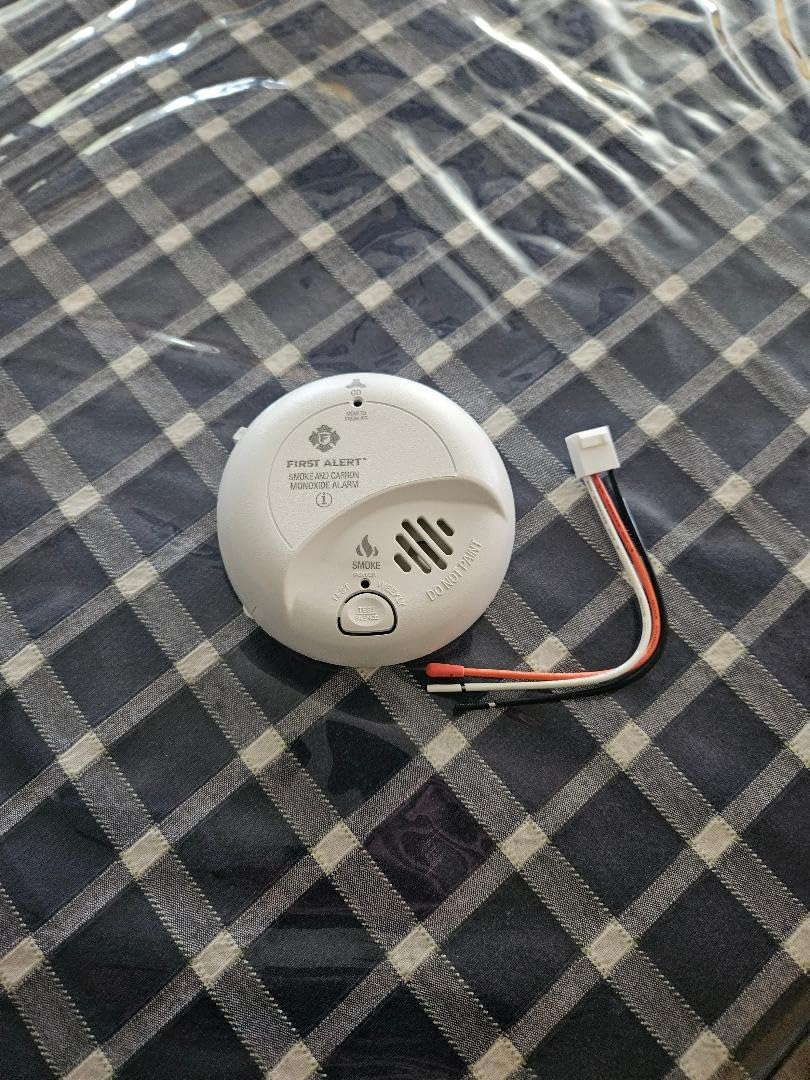 FIRST ALERT BRK SC9120FF Hardwired Smoke and Carbon Monoxide (CO) Detector with Battery Backup, 1 pack , White customer photo 1