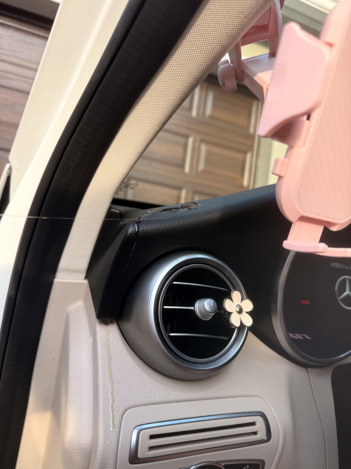 VICSEED 2026 Ultimate Sturdy Car Phone Holder [Upgraded 95+LBS Strongest Suction] Universal Long Arm Cellphone Mount for Car Dashboard Windshield Vent Truck Boat for iPhone 18 17 16 Pro Max & Android customer photo 2