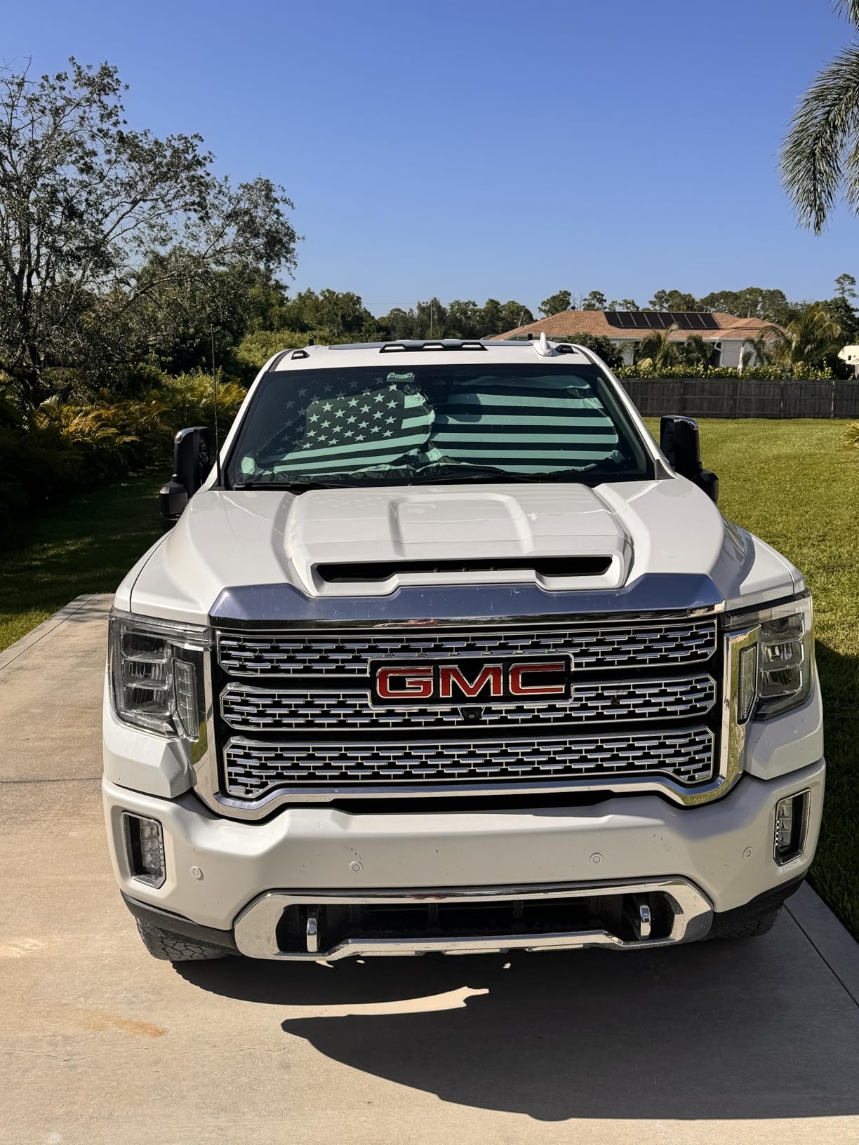 Autoamerics Truck Windshield Sun Shade - American Flag, 64 x 33.5 in customer photo 2