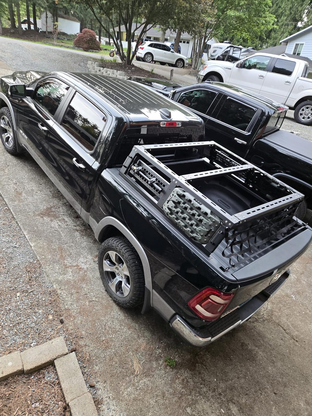 JOYTUTUS 18.8 Inch High Full Size Truck Bed Rack with Molle Panel customer photo 2