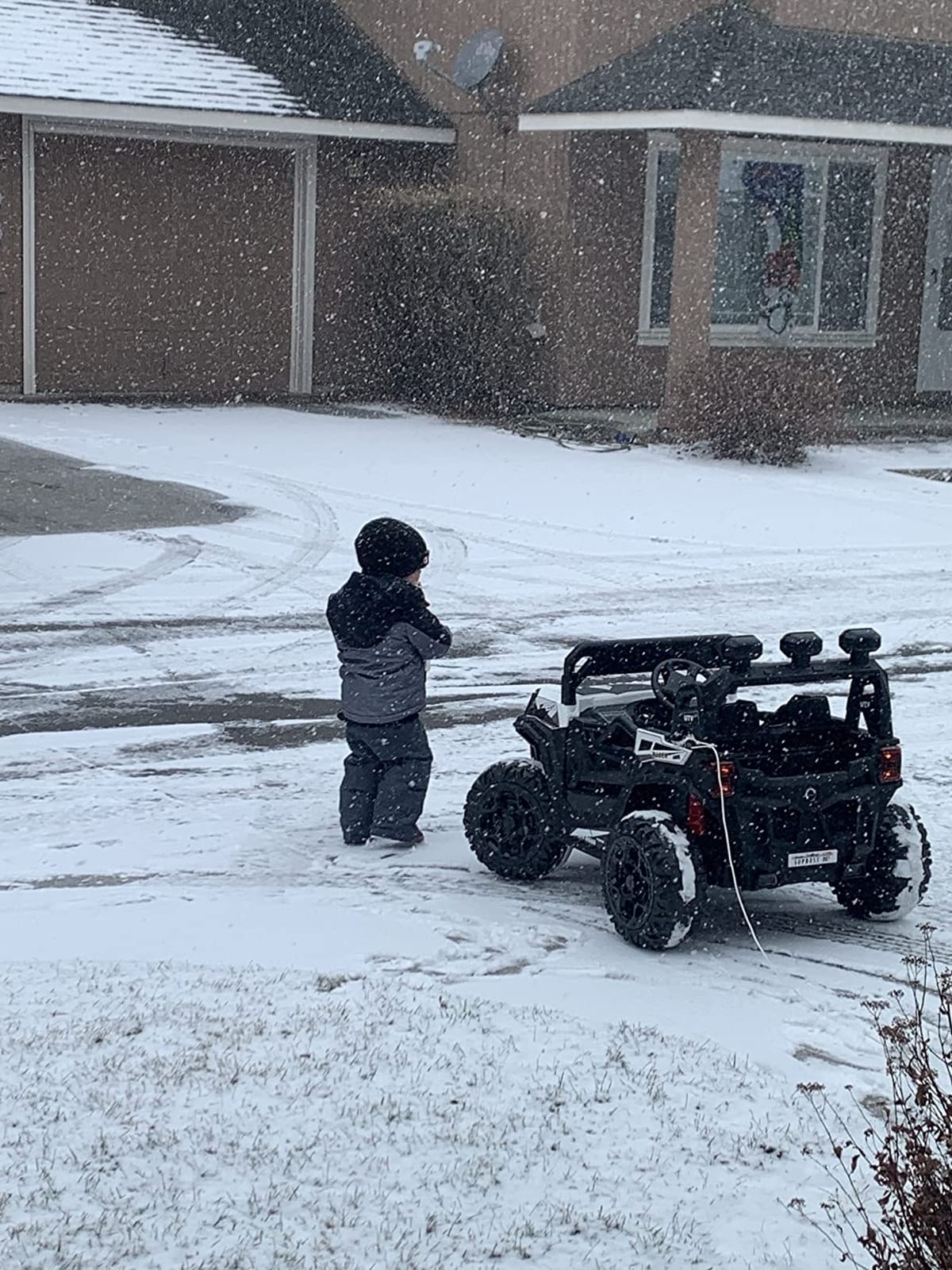 sopbost 24V Kids Ride On UTV with Remote Control, 2WD/4WD Switchable, Beige customer photo 2